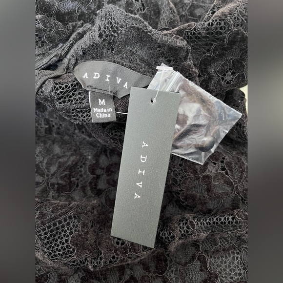 BNWT Black Lace Longsleeve Mockneck Top with Tank Top 👚 - Picture 4 of 6